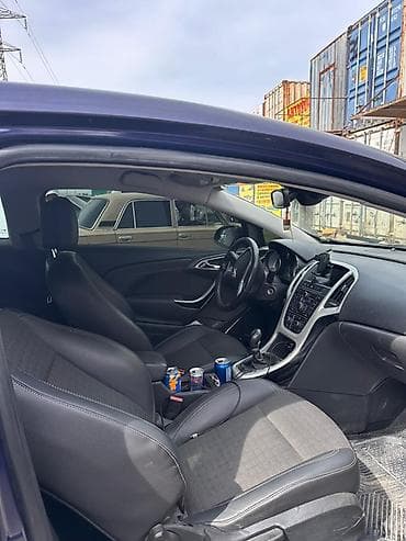 silver sport: Opel Astra GTC: 2014 г., 1.8 л, Механика, Бензин, Купе — 4