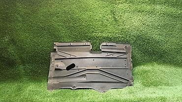 bew e34: Защита днища кузова левая Е39 8 176 757 Год 2000 В отличном — 1