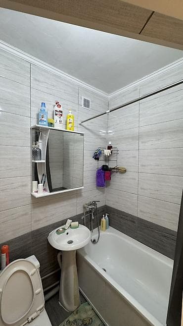 Комнаты: 1 комната, С мебелью частично — 3