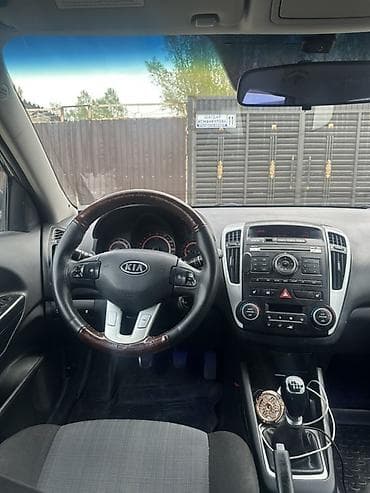 запчасти на киа бишкек фото: Kia Ceed: 2012 г., 1.6 л, Кол менен иштөөчү, Бензин, Хетчбек — 9