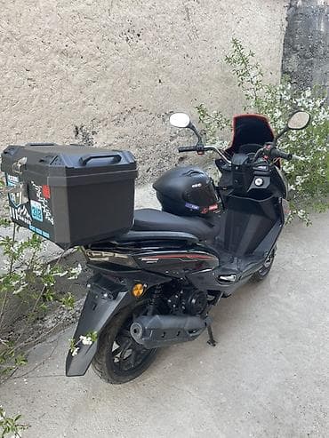 скутер max: Макси-скутер 150 куб. см, Бензин, Б/у — 1