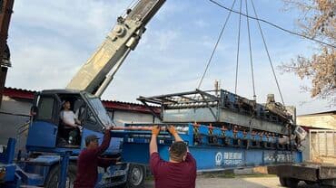 купить грузовой автомобиль с манипулятором бу: Авто кран KOMATSU, Длина стрелы 22м Грузоподъемность 10т Высота 2,90м — 5