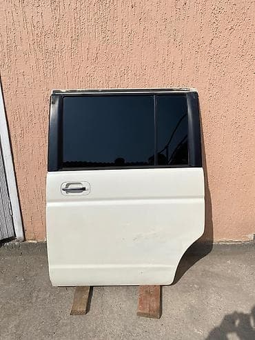 Двери и комплектующие: Дверь Задняя правая Honda — 1