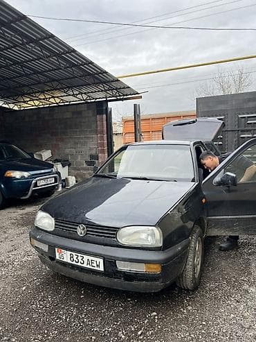 Volkswagen Golf: 1992 г., 1.8 л, Механика, Бензин, Хэтчбэк