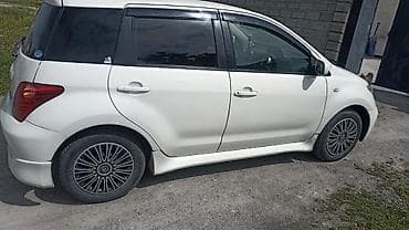 Toyota Ist: 2003 г., 1.3 л, Автомат, Бензин, Хэтчбэк