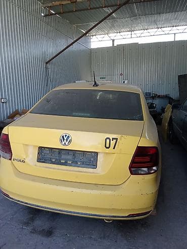 mini kuper: Volkswagen Polo: 2018 г., Седан — 1