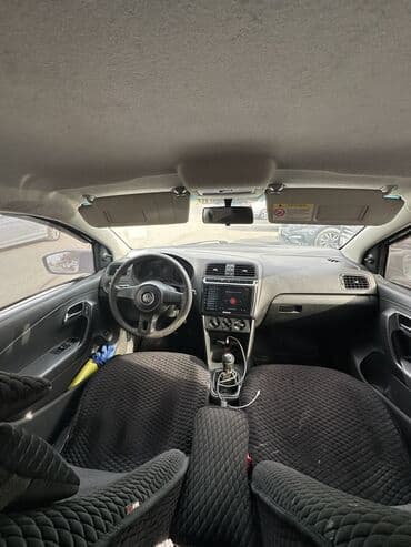 дом обмен на авто: Volkswagen Polo: 2013 г., 1.6 л, Механика, Бензиновая, Седан — 6