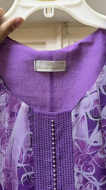 ночной одежда: Платье женское, длинное, сиренево-фиолетовое с абстрактным цветочным — 6