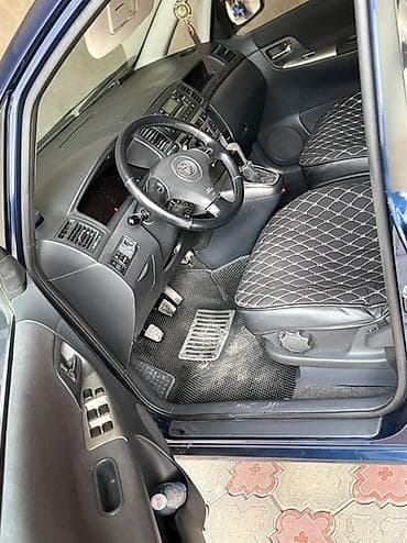 кок талаа: Toyota Corolla Verso: 2004 г., 2 л, Кол менен иштөөчү, Дизель, Хетчбек — 6