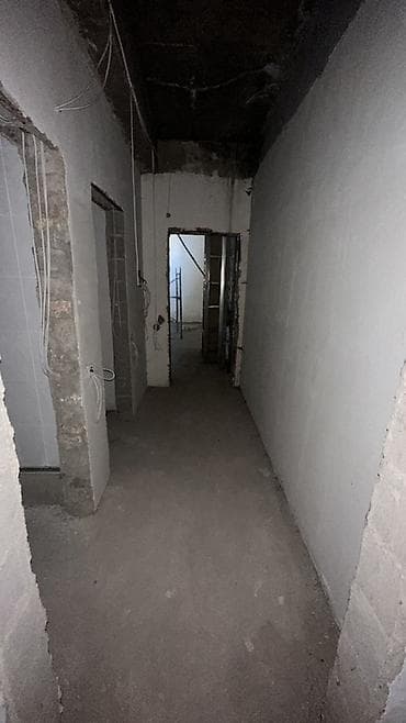 open space: Коммерческое помещение в жилом комплексе 1300m2 полуцоколь 4 блока по — 2