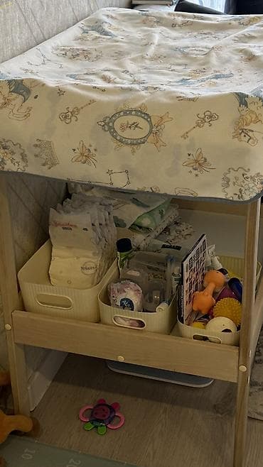 coffee table: Пеленальный стол, Б/у, Дерево — 3