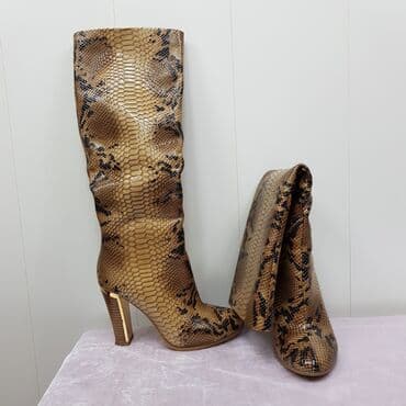 сапоги из натурального меха и кожи: Продаю сапоги из натуральной кожи, 38р,обувала несколько раз, в — 1