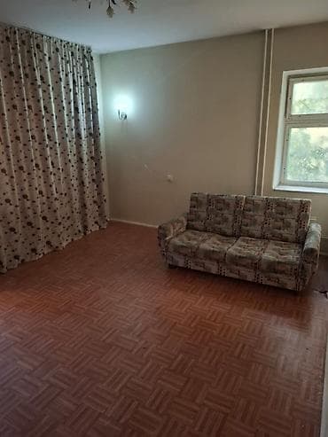 Коммерческая недвижимость: 1 комната, 35 м², Индивидуалка, 3 этаж, Старый ремонт — 1