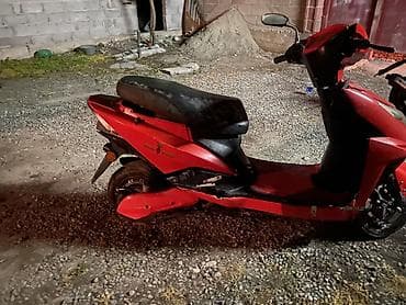 Скутер/электро,мопед, красный, городской класс.нет акумлятора