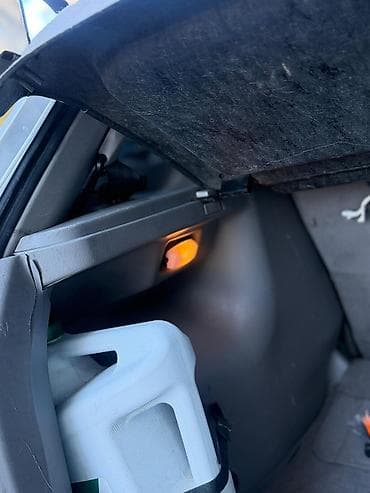 приора автомат: Mazda 323: 2003 г., 1.6 л, Автомат, Бензин, Хэтчбэк — 9