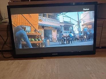 Телевизор Samsung, диагональ экрана примерно 50 дюймов (формат 16:9)