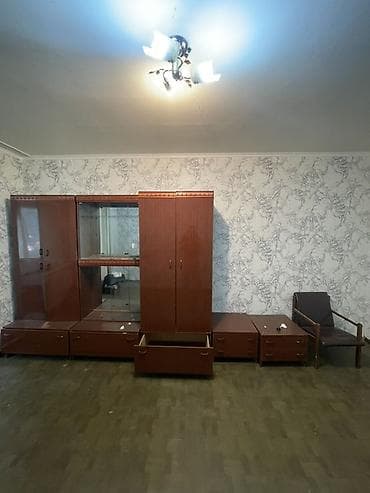 сервант советские: Стенка-шкаф, Тип стенки-шкафа: Советская, Для зала, Особенности: Для хранения посуды — 1