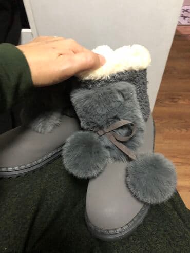 фирменный сапоги: Уги новый 36 размер не разу не одевали размер не подошло. Покупала в — 4