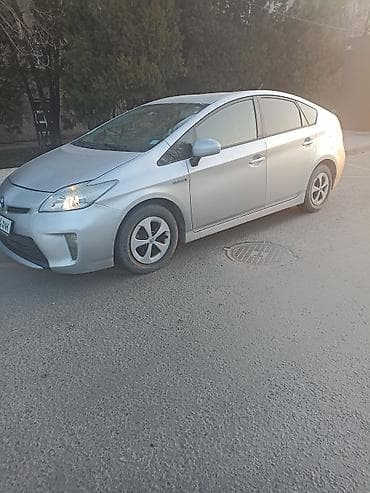 Продажа авто: Toyota Prius: 2013 г., Гибрид, Хэтчбэк — 3