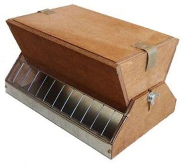 тюк пресс: Кормушка 4л. бункерная малая (для птенцов и перепелок) Фронт кормления — 2