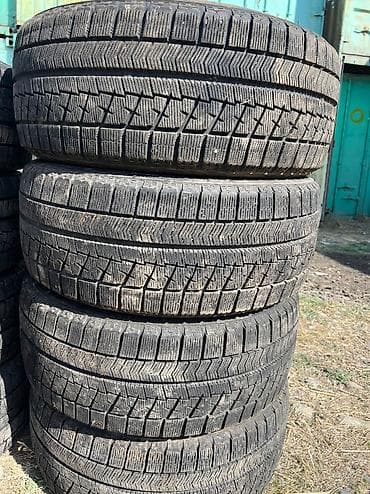 7 5j: Шины 215 / 50 / R 17, Зима, Б/у, Комплект, Легковые, Япония, Bridgestone — 1