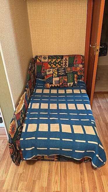 Прямой диван, Б/у