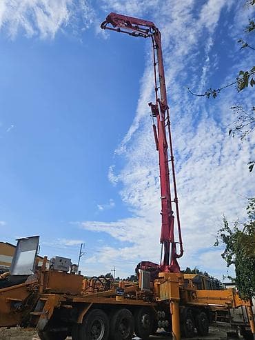 услуги с бетон помпа: Бетононасос, 2004 г., 40-60 м — 9