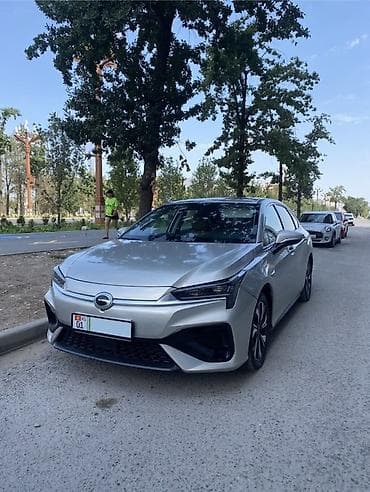 Aion S — электрический седан серебристого цвета. запах хода 460 км at lalafo.kg Aion S — электрический седан серебристого цвета. запах хода 460 км