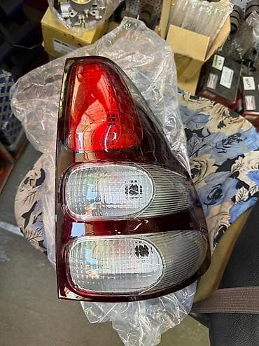 Другой вид стоп-сигнала Toyota 2004 г., Новый, Аналог, ОАЭ