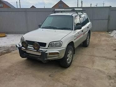 b class: Toyota RAV4: 1996 г., 2 л, Автомат, Бензин, Кроссовер — 1