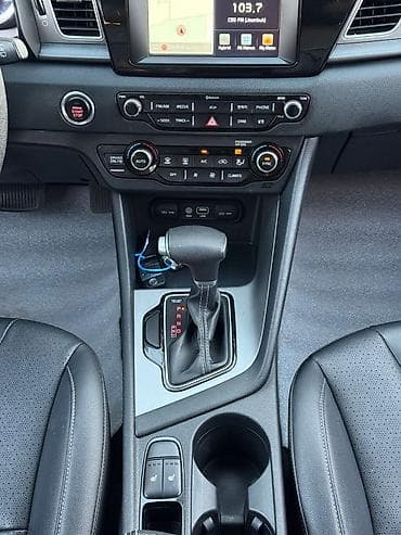 santa fe: Kia Niro: 2017 г., 1.6 л, Автомат, Гибрид, Кроссовер — 8