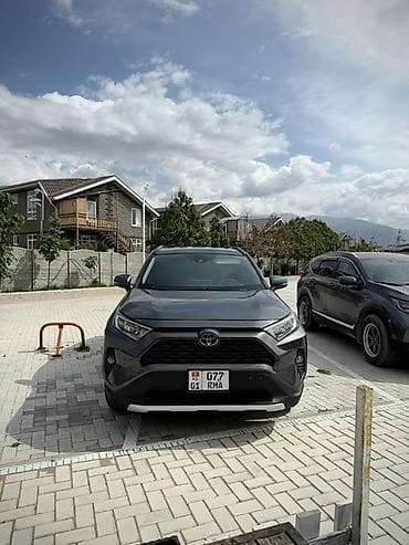 man: Toyota RAV4: 2019 г., 2.5 л, Автомат, Бензин, Кроссовер — 1