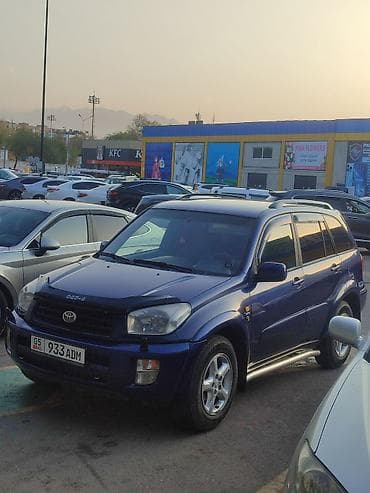 Toyota RAV4: 2001 г., 2 л, Бензин