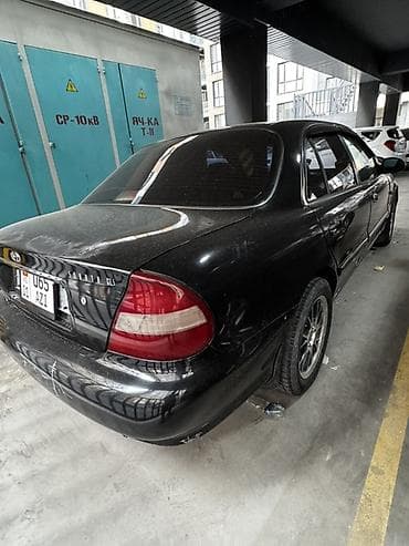 Унаа: Hyundai Sonata: 1998 г., 2 л, Кол менен иштөөчү, Бензин, Седан — 4