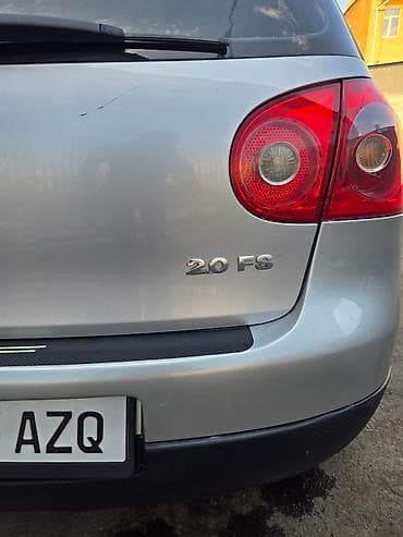 colf 2: Volkswagen Golf V: 2004 г., Бензин — 4