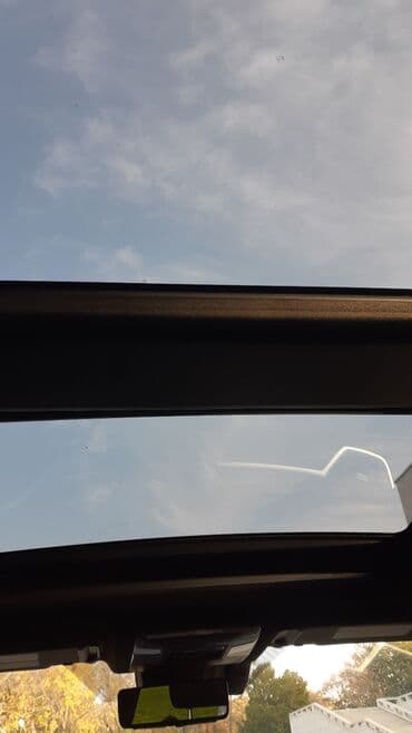 спортивные авто: Toyota RAV4: 2019 г., Гибрид, Кроссовер — 7