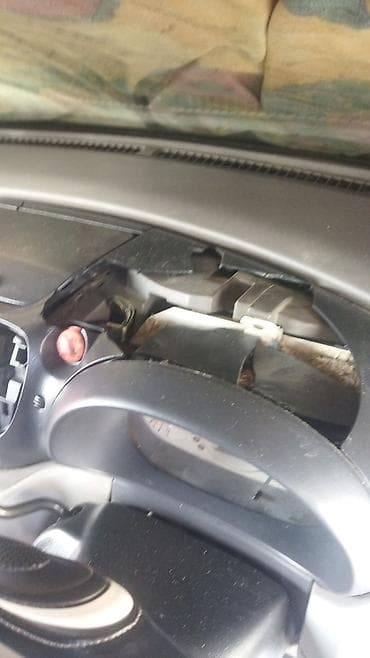 ниссан тино алмера: Nissan Almera Tino: 2000 г., 1.8 л, Автомат, Бензин, Хэтчбэк — 10