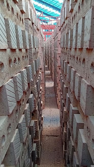 черная курица: Кирпич керамический пустотелый (перфорация 3 круглых отверстия) - — 5