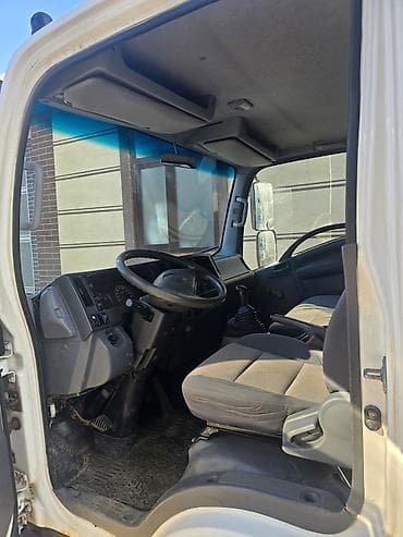 Транспорт: Isuzu : 2015 г., 5.2 л, Механика, Дизель, Фургон — 2