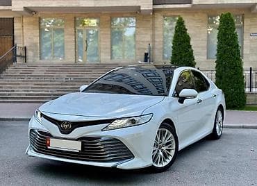 Toyota Camry: 2018 г., 2.5 л, Автомат, Бензин, Седан