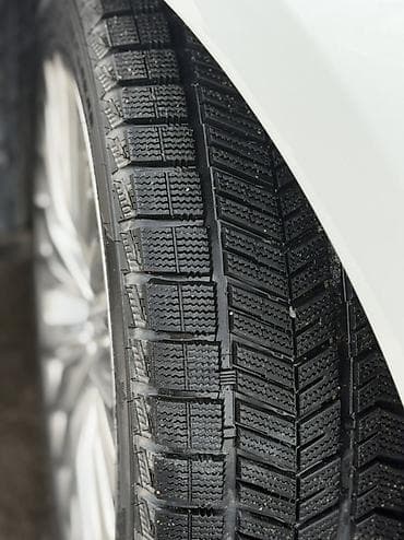 jetta 2: Toyota Avalon: 2022 г., 2.5 л, Гибрид, Седан — 10