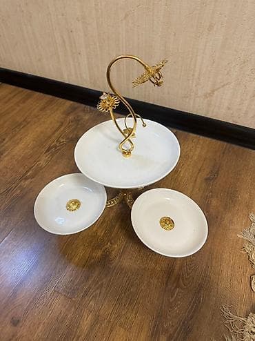 купить письменный стол бу: Продаю этажерку! 1шт. Цена 700 сом Хорошего качества,в отличном — 1