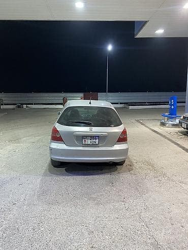 Honda Civic: 2001 г., 1.5 л, Вариатор, Бензин, Хэтчбэк — 4