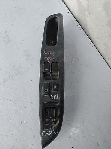 переделка борт: Центральная консоль Mitsubishi 2006 г., Б/у, Оригинал, Япония — 1