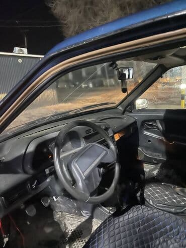 российский номерде: ВАЗ (ЛАДА) Samara: 2005 г., Механика, Седан — 3