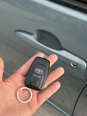 тойота приус с: Toyota Prius: 2019 г., 1.8 л, Вариатор, Гибрид, Лифтбек — 10