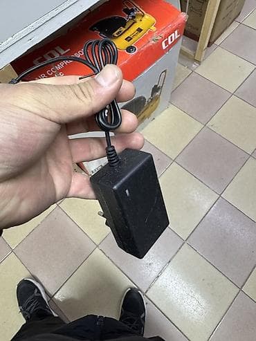 Зарядное устройство Battery Charger (сетевой адаптер) - Вход