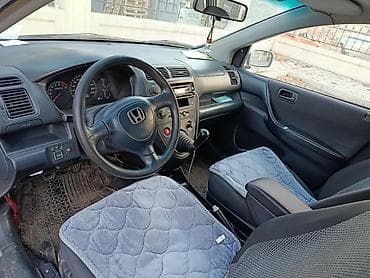 даево матиз 1: Honda Civic: 2001 г., 1.6 л, Кол менен иштөөчү, Бензин, Хетчбек — 4