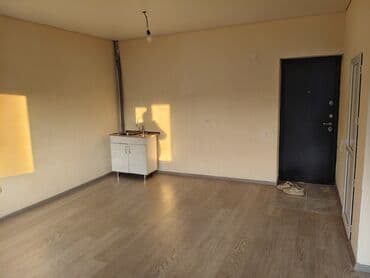 сдаю частный дом под швейный цех: Студия с санузлом и мини-кухней - Просторное светлое помещение — 3