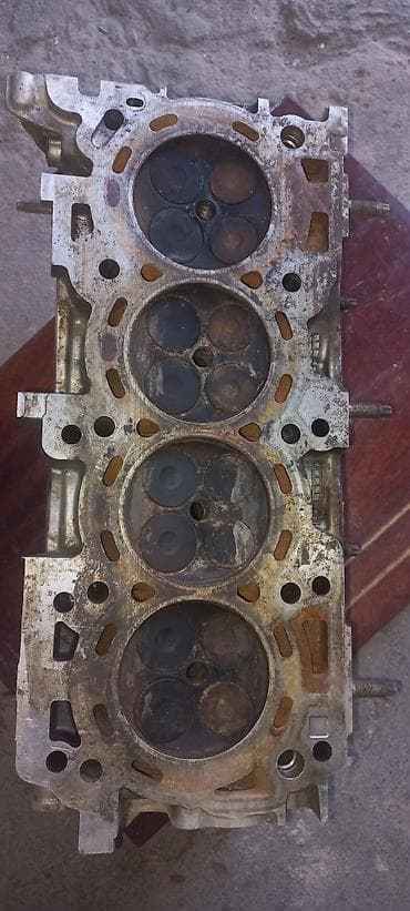 головка двигателя: Головка блока цилиндров Nissan + впускной коллектор. на QR 20 — 1